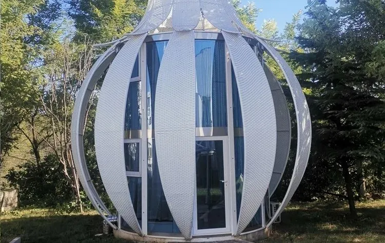 Flower-shaped House